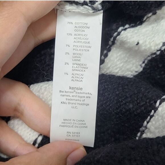 Kensie Women's Stripped Cozy Sweater Black and White Size XS - Picture 7 of 9